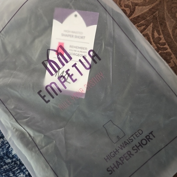 Empetua-High-Waisted Shaper Shorts - Picture 12 of 12